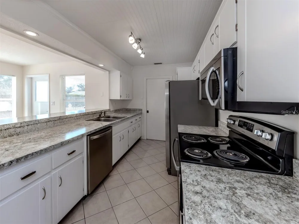 1215 MANGO AVENUE Venice, FL 34285