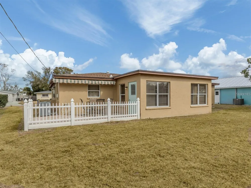 1215 MANGO AVENUE Venice, FL 34285