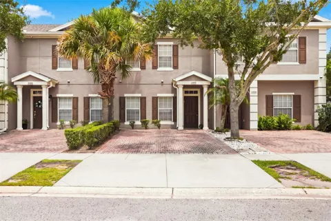 2402 CARAVELLE CIRCLE