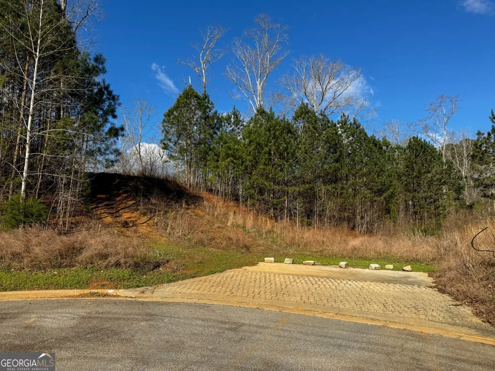 105 Crestview LN Jackson, GA 30233