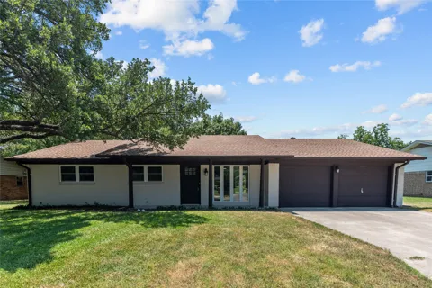 2008 Maplewood Drive