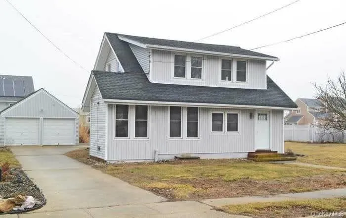 370 Clocks Boulevard Massapequa, NY 11758