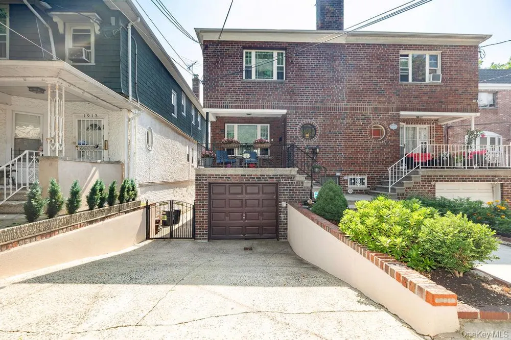 1915 Fowler Avenue Bronx, NY 10462