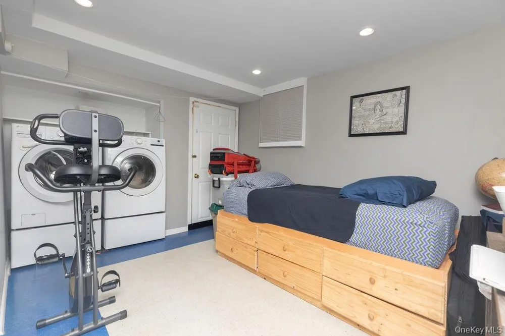 1915 Fowler Avenue Bronx, NY 10462