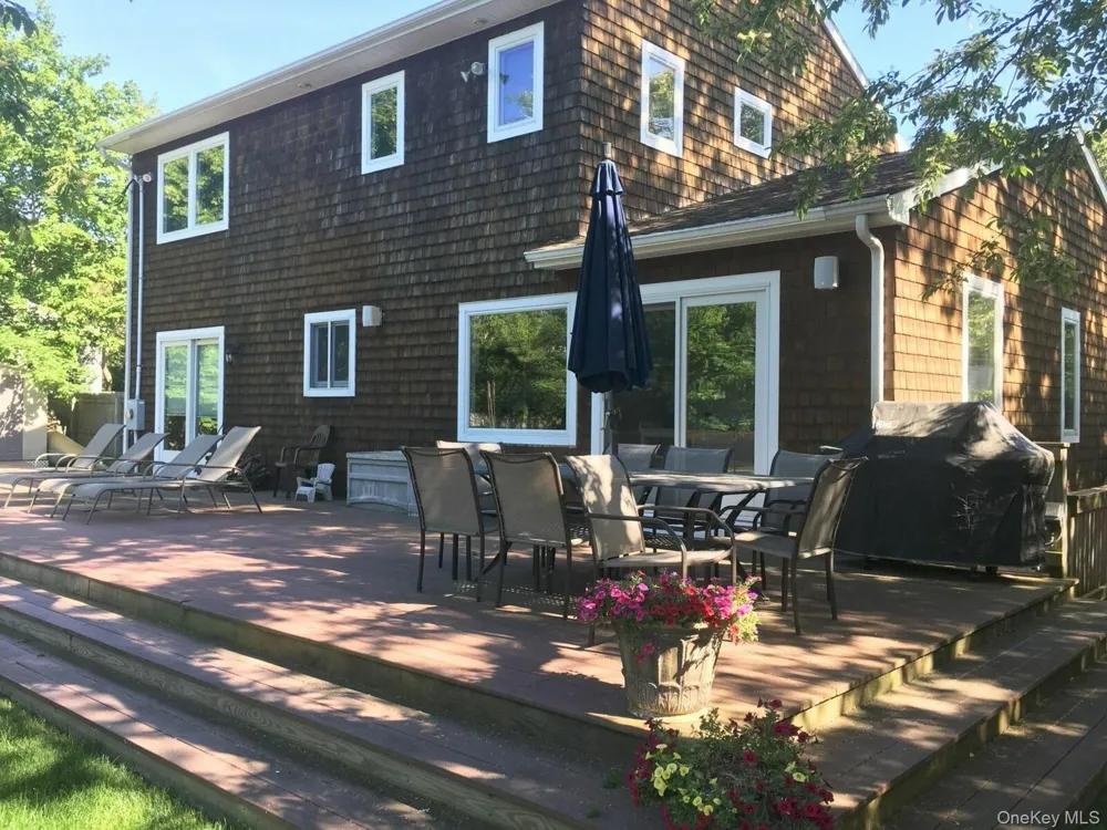20 Meeting House Road Quiogue, NY 11978