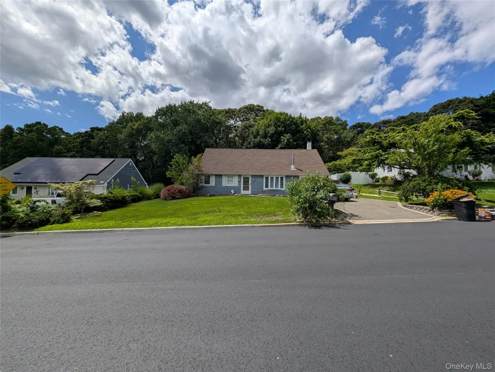 146 Rosemont Avenue Farmingville, NY 11738