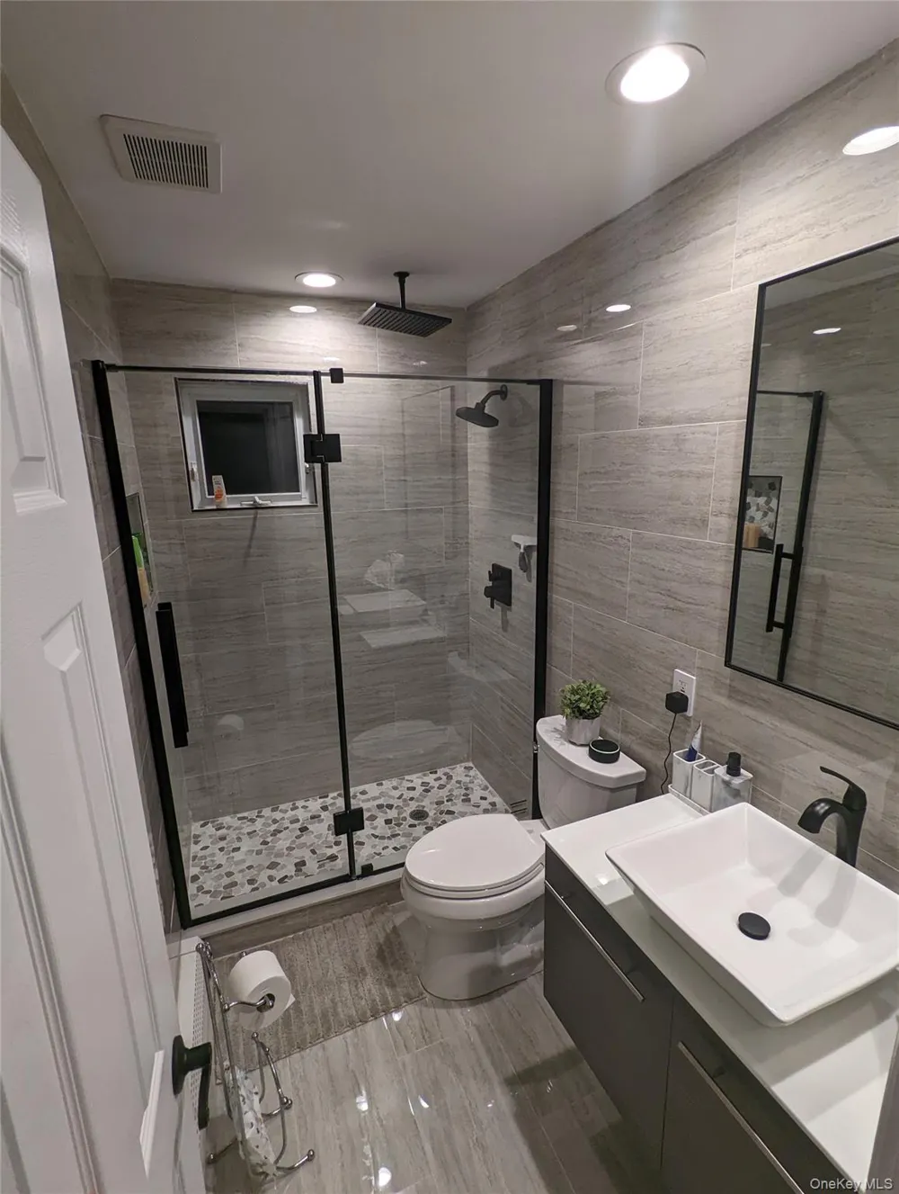 146 Rosemont Avenue Farmingville, NY 11738