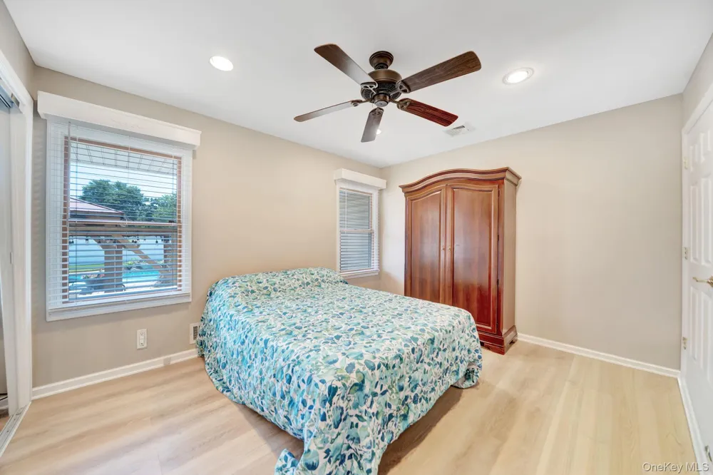 15 Abbey Drive Commack, NY 11725