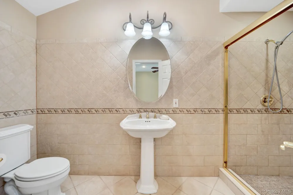 15 Abbey Drive Commack, NY 11725