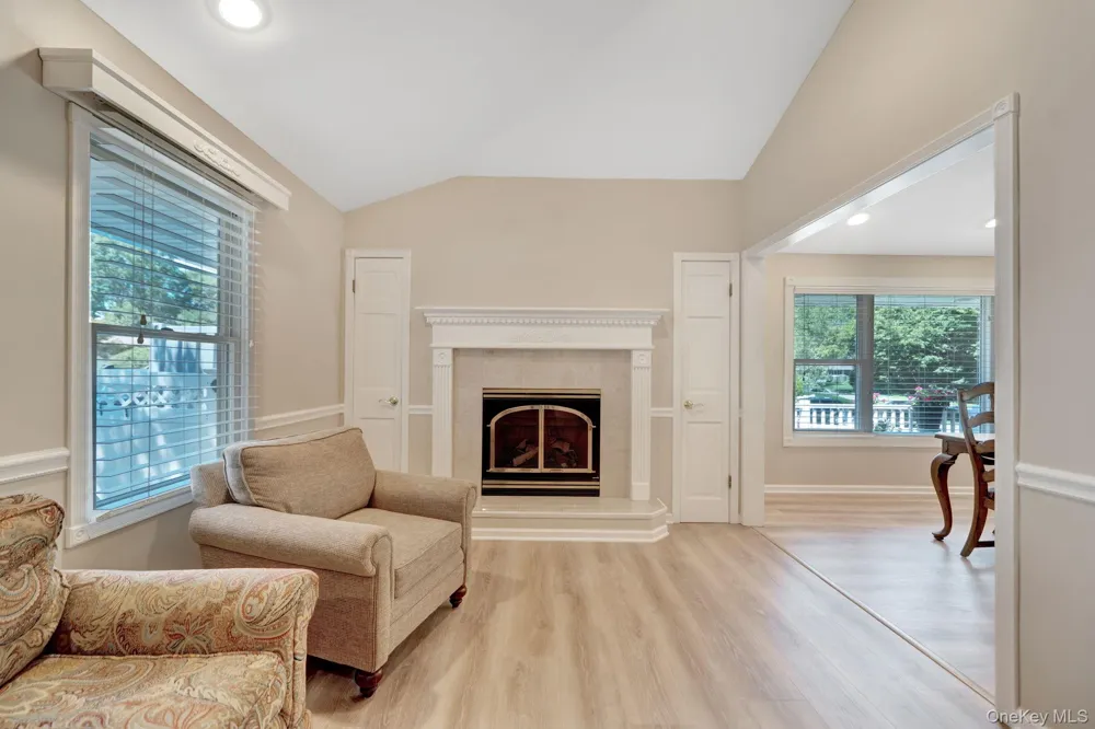 15 Abbey Drive Commack, NY 11725