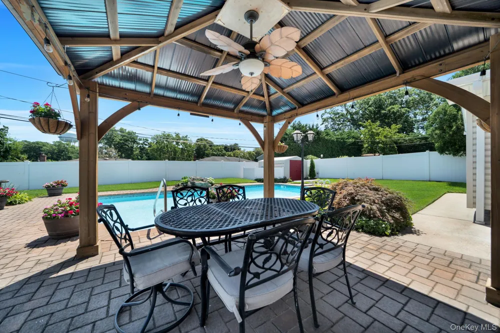 15 Abbey Drive Commack, NY 11725