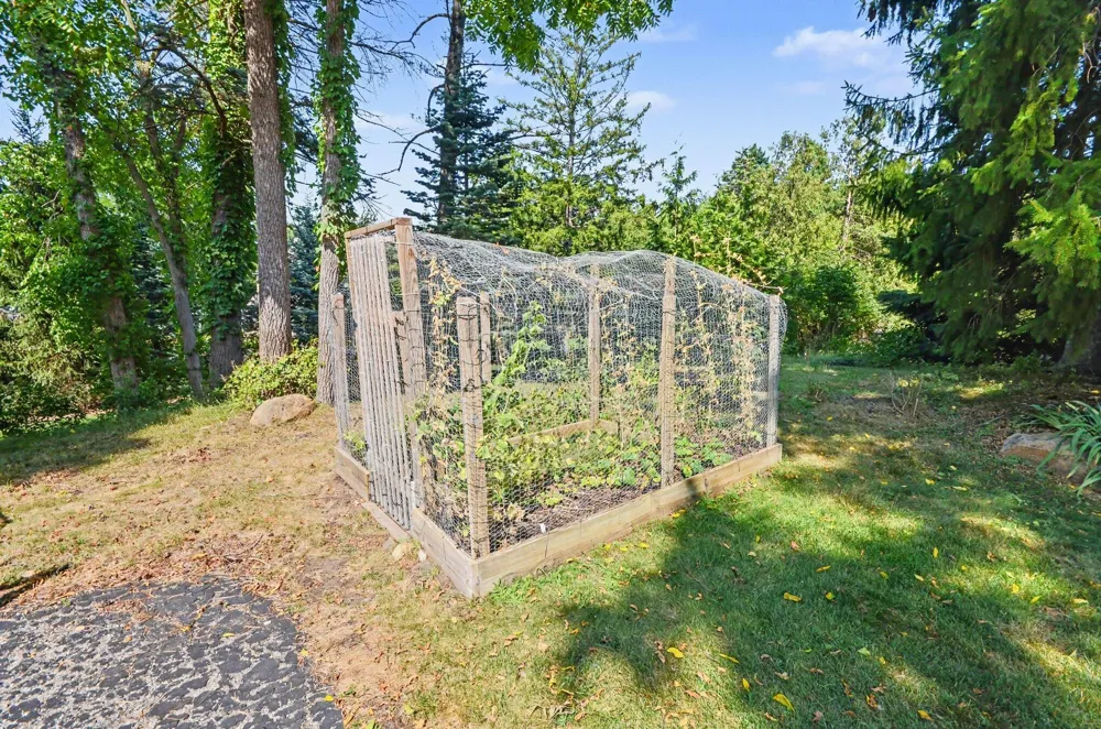 25800 Franklin Park Court Franklin, MI 48025