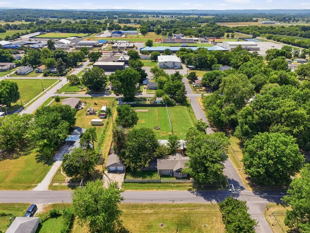 202 W Ada Street Sperry, OK 74073