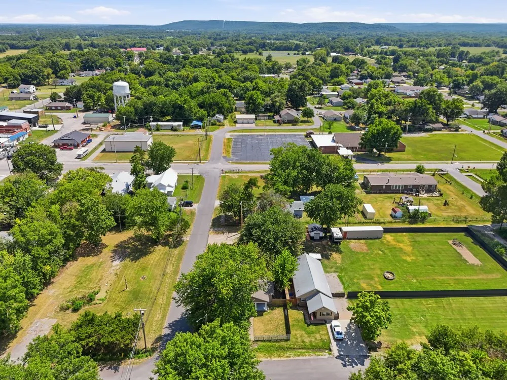 202 W Ada Street Sperry, OK 74073