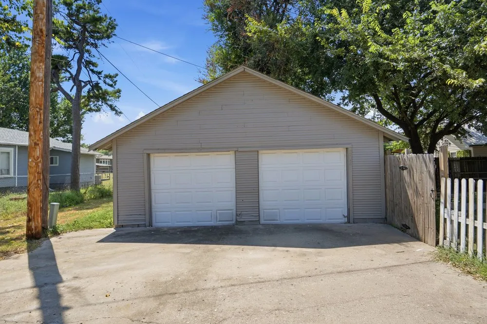 202 W Ada Street Sperry, OK 74073