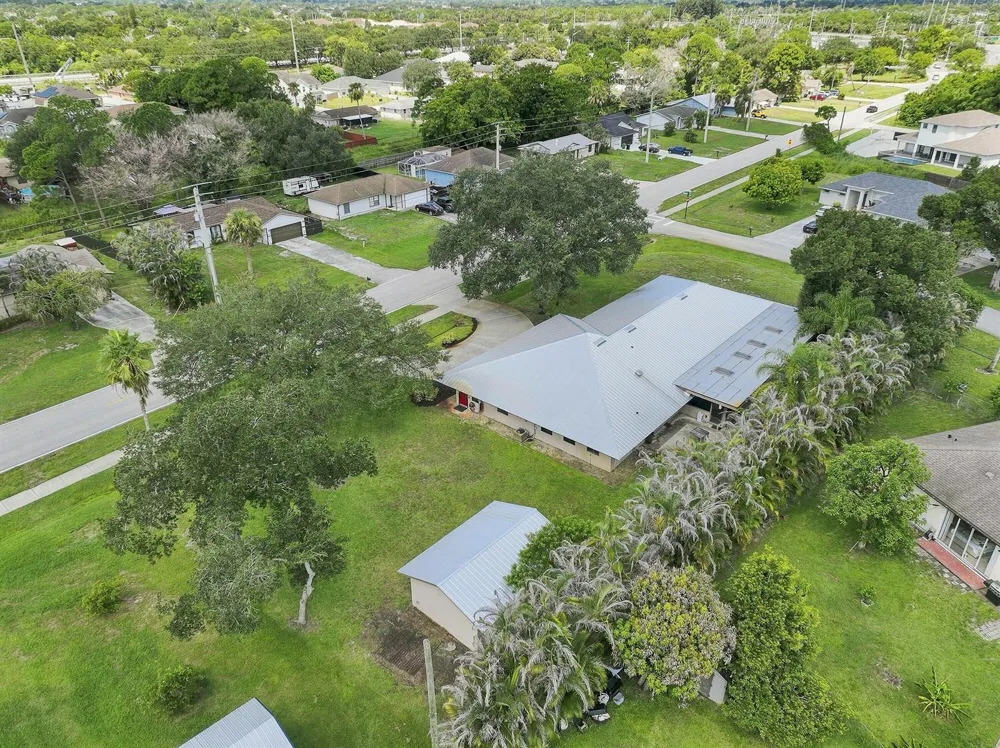 2381 SW BAYSHORE BOULEVARD Port St. Lucie, FL 34984