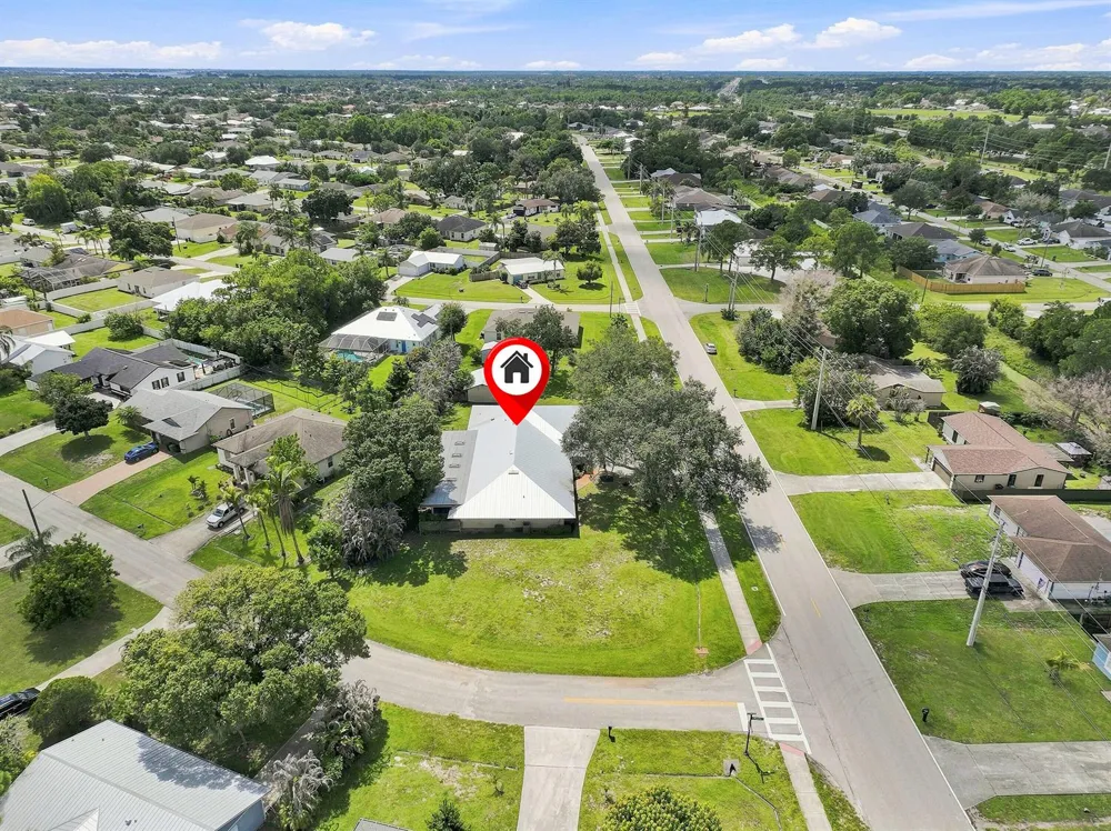 2381 SW BAYSHORE BOULEVARD Port St. Lucie, FL 34984
