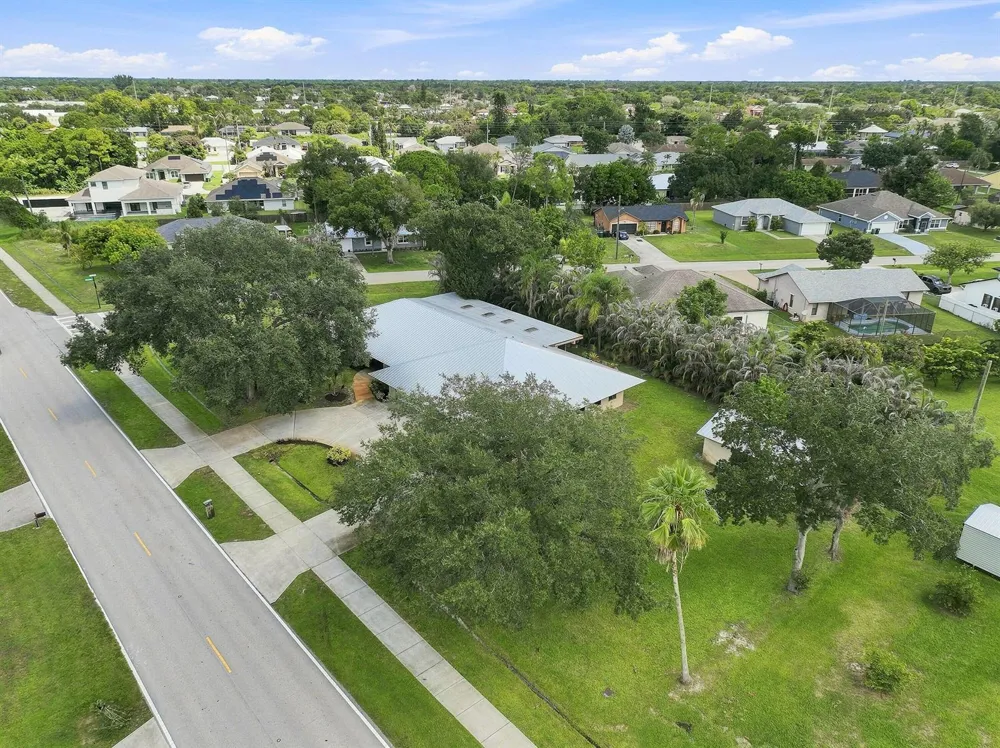 2381 SW BAYSHORE BOULEVARD Port St. Lucie, FL 34984