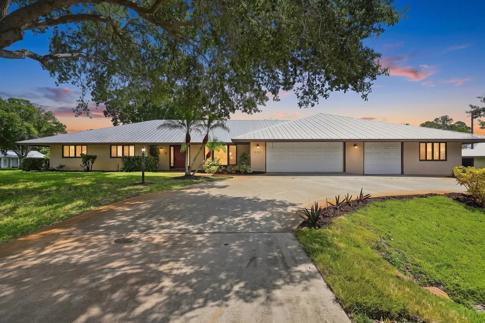 2381 SW BAYSHORE BOULEVARD Port St. Lucie, FL 34984