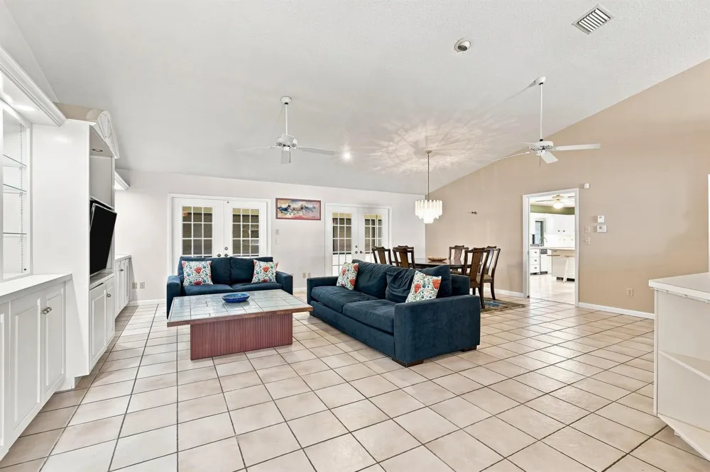 2381 SW BAYSHORE BOULEVARD Port St. Lucie, FL 34984