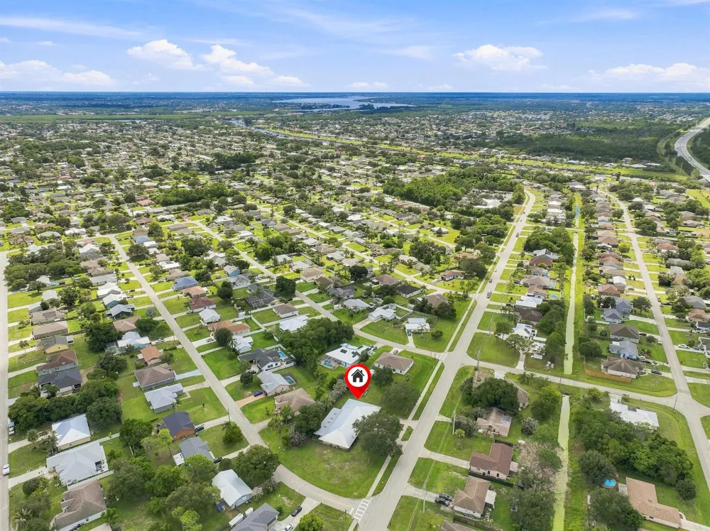 2381 SW BAYSHORE BOULEVARD Port St. Lucie, FL 34984