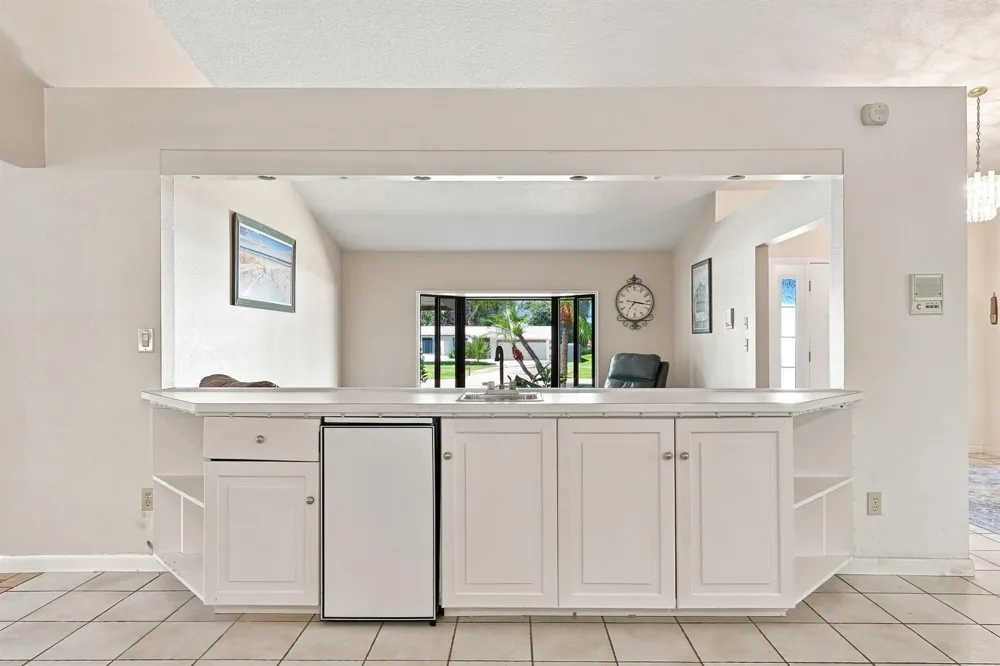 2381 SW BAYSHORE BOULEVARD Port St. Lucie, FL 34984