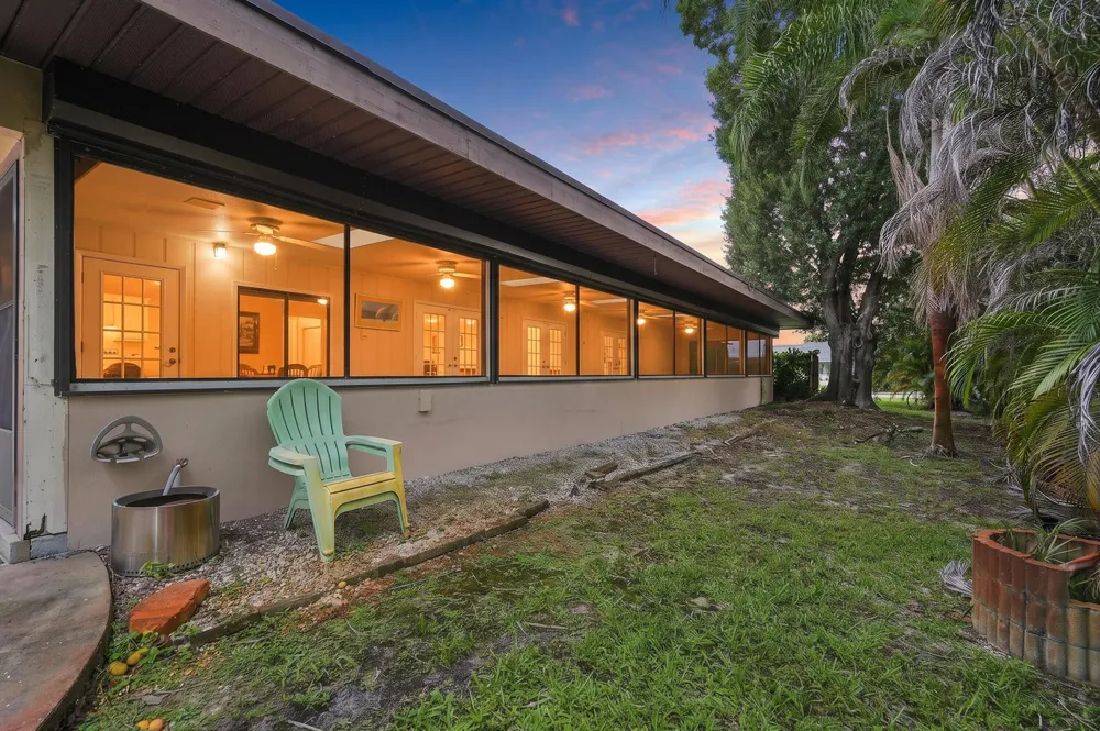2381 SW BAYSHORE BOULEVARD Port St. Lucie, FL 34984