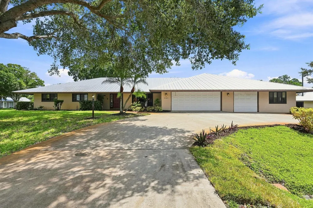 2381 SW BAYSHORE BOULEVARD Port St. Lucie, FL 34984