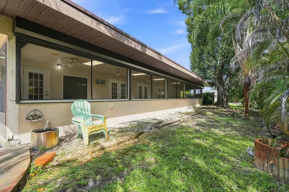 2381 SW BAYSHORE BOULEVARD Port St. Lucie, FL 34984