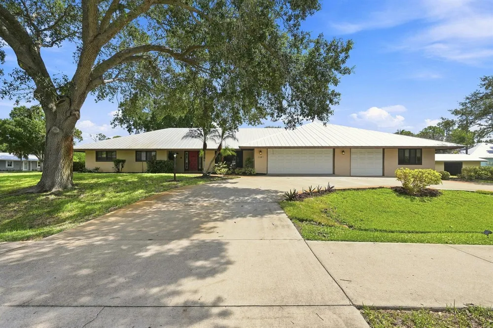 2381 SW BAYSHORE BOULEVARD Port St. Lucie, FL 34984