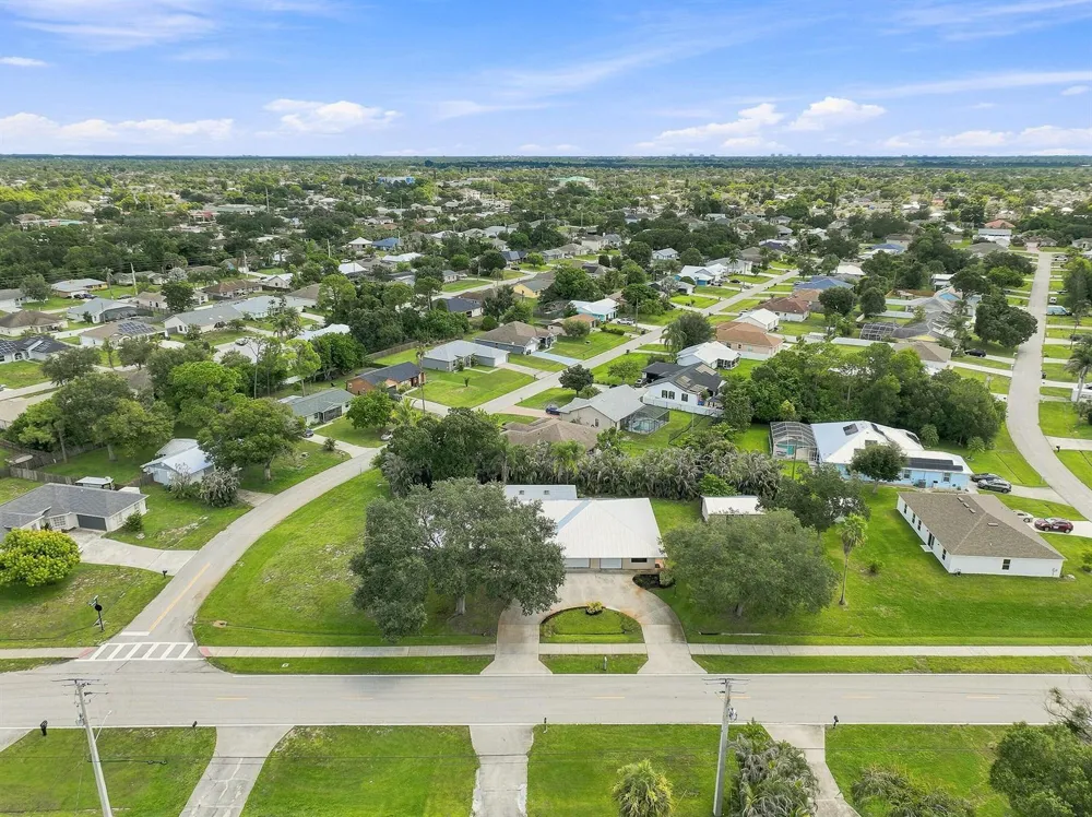 2381 SW BAYSHORE BOULEVARD Port St. Lucie, FL 34984