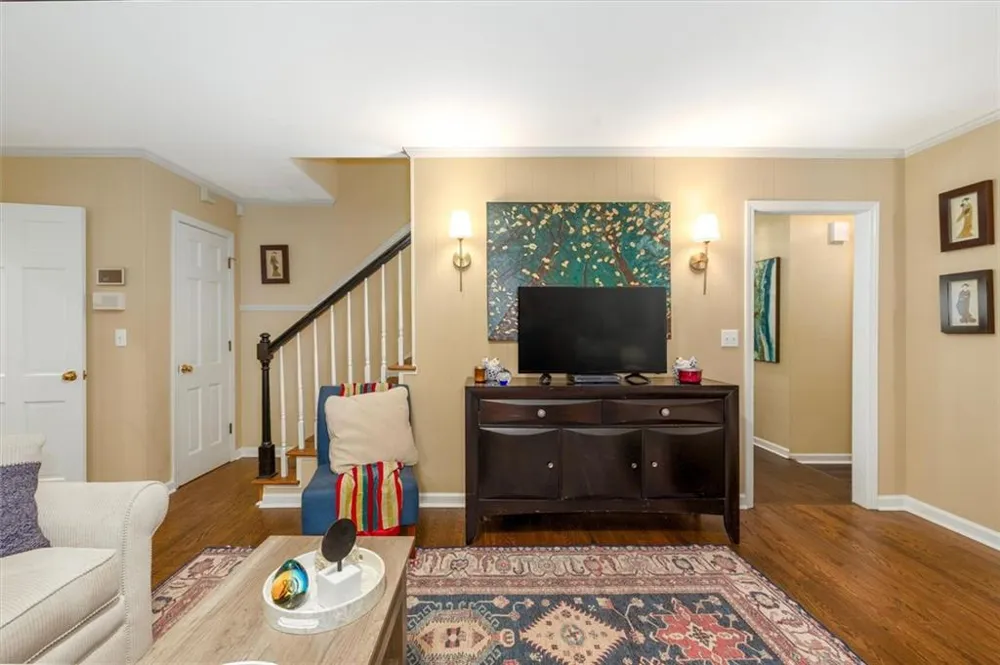 2267 Oxbow Circle Smoke Rise, GA 30087