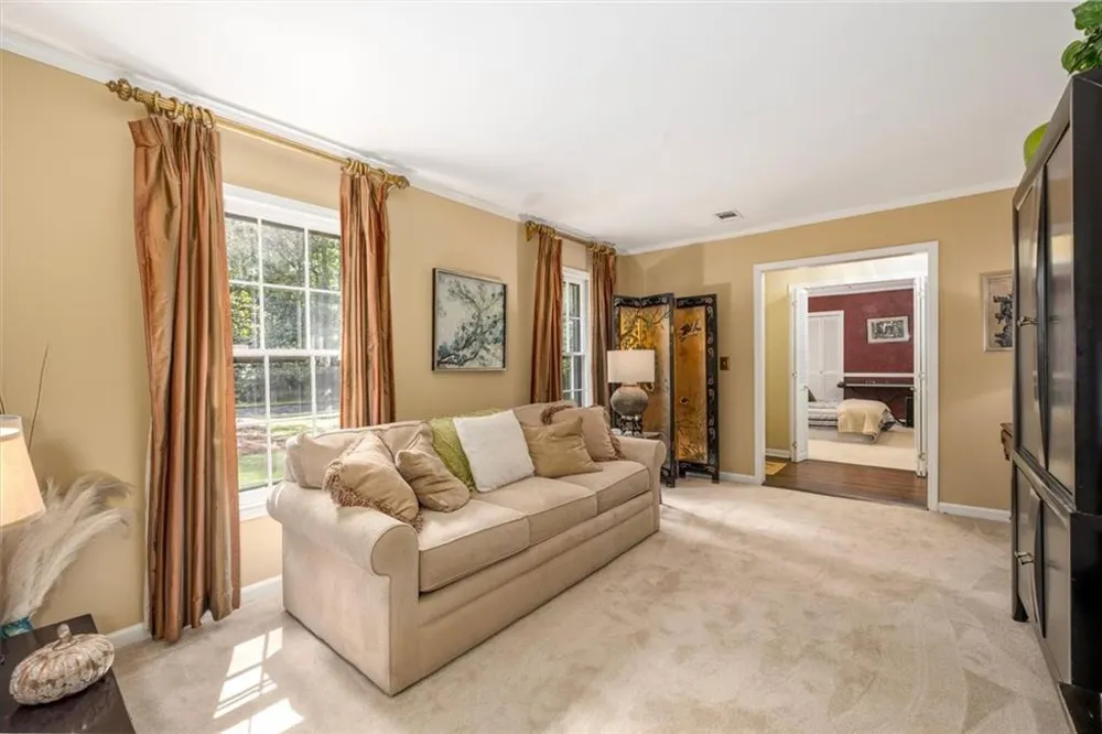 2267 Oxbow Circle Smoke Rise, GA 30087