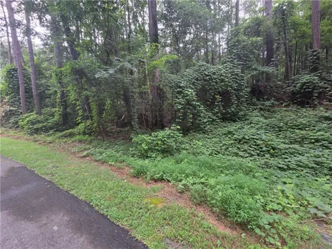 690 Lake Circle