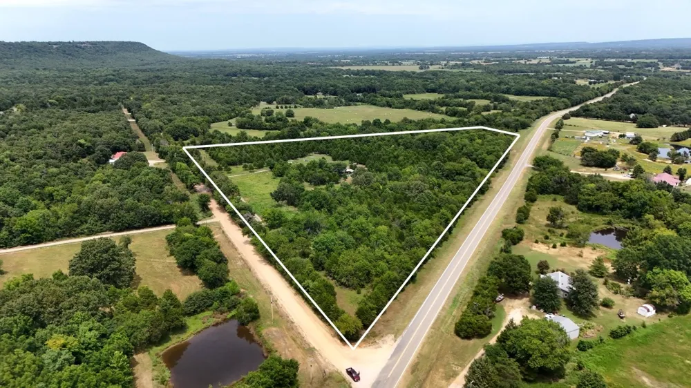 5652 E Highway 71 Porum, OK 74455