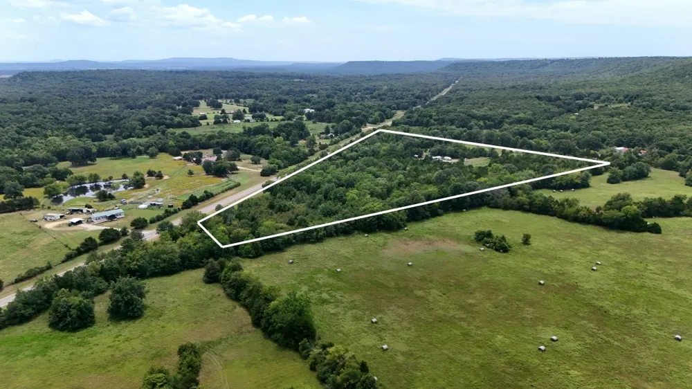 5652 E Highway 71 Porum, OK 74455