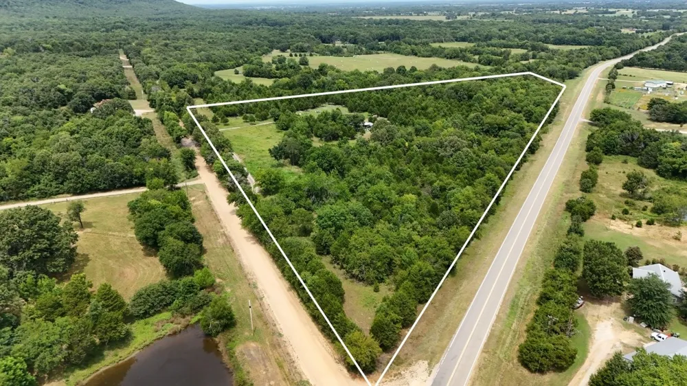 5652 E Highway 71 Porum, OK 74455