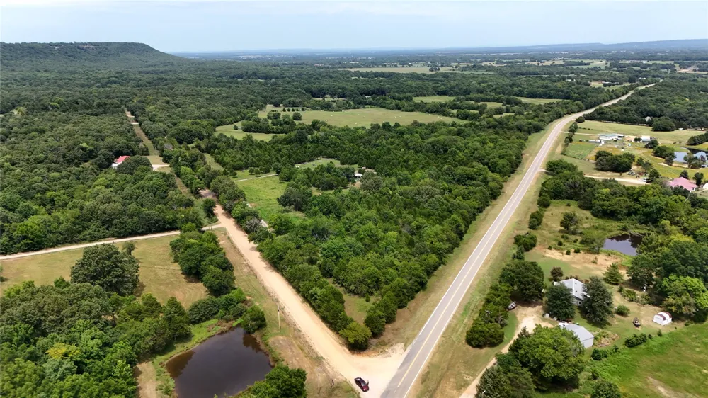5652 E Highway 71 Porum, OK 74455