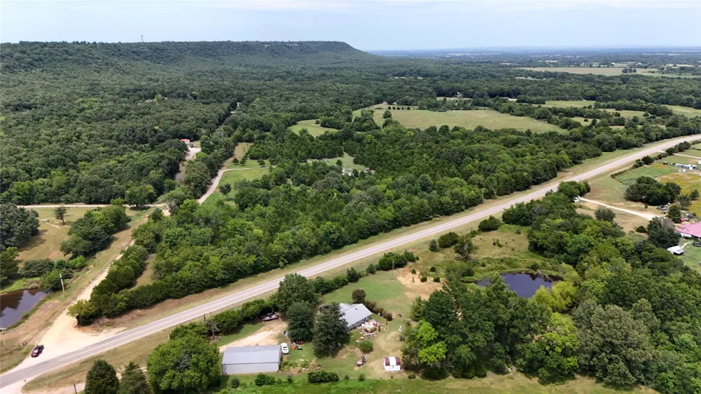 5652 E Highway 71 Porum, OK 74455