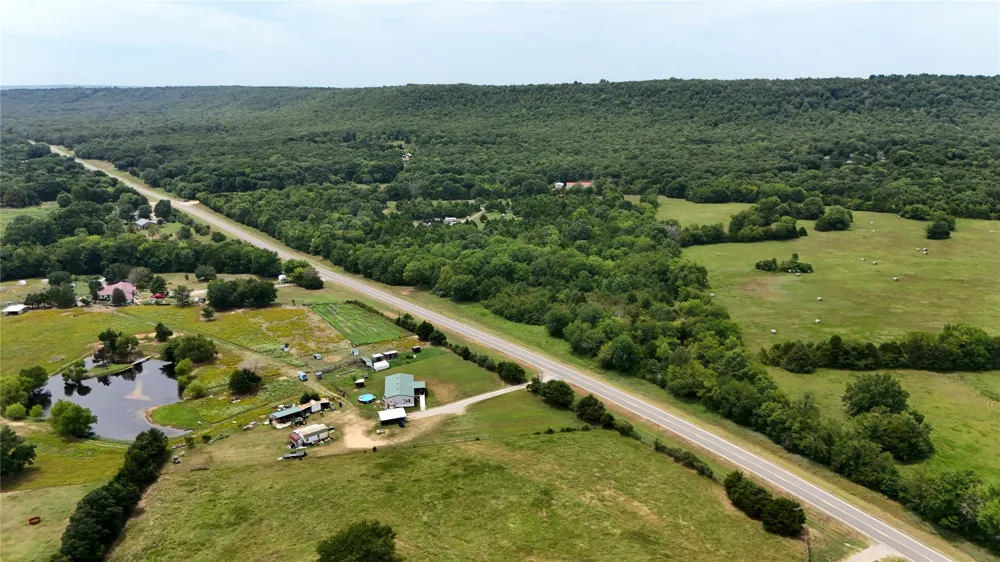 5652 E Highway 71 Porum, OK 74455