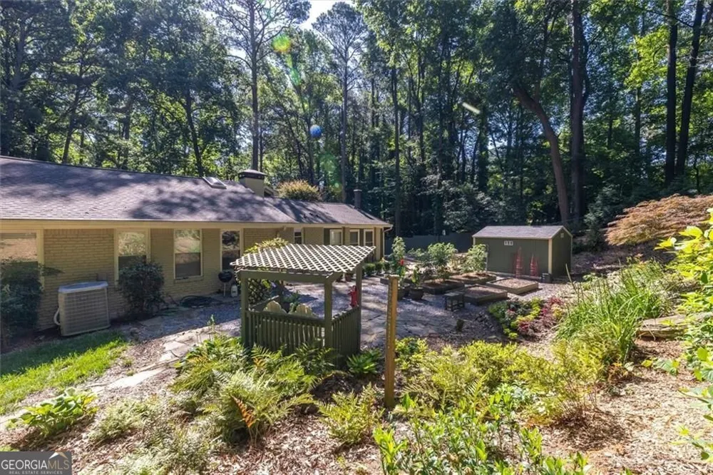 2210 Rosser PL Smoke Rise, GA 30087