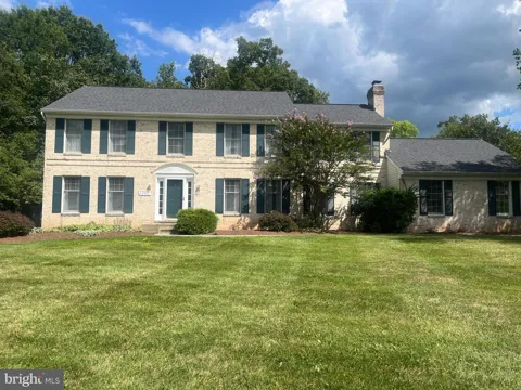 7707 LAKE GLEN DRIVE