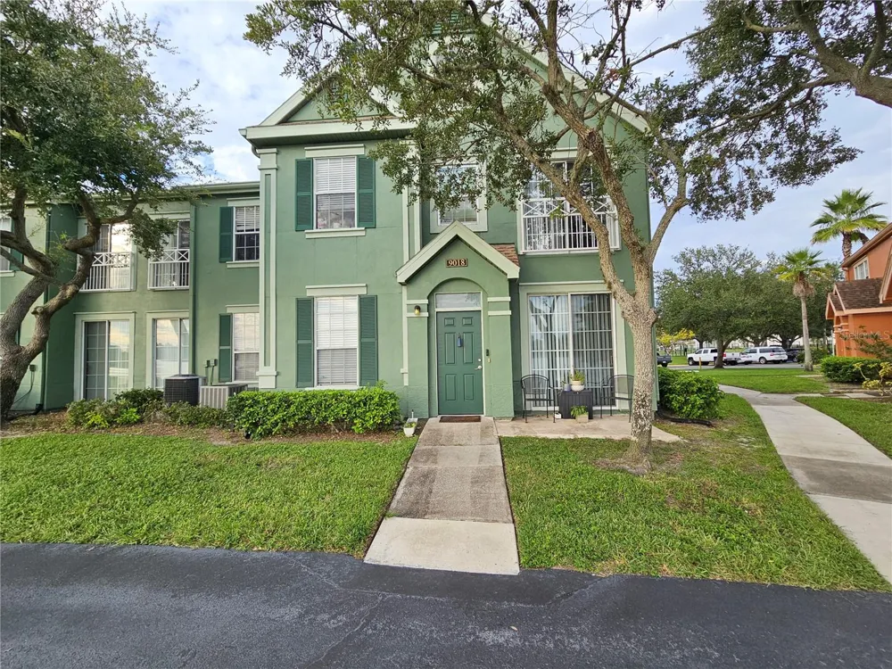 9018 LAKE CHASE ISLAND WAY #9018 Tampa, FL 33626