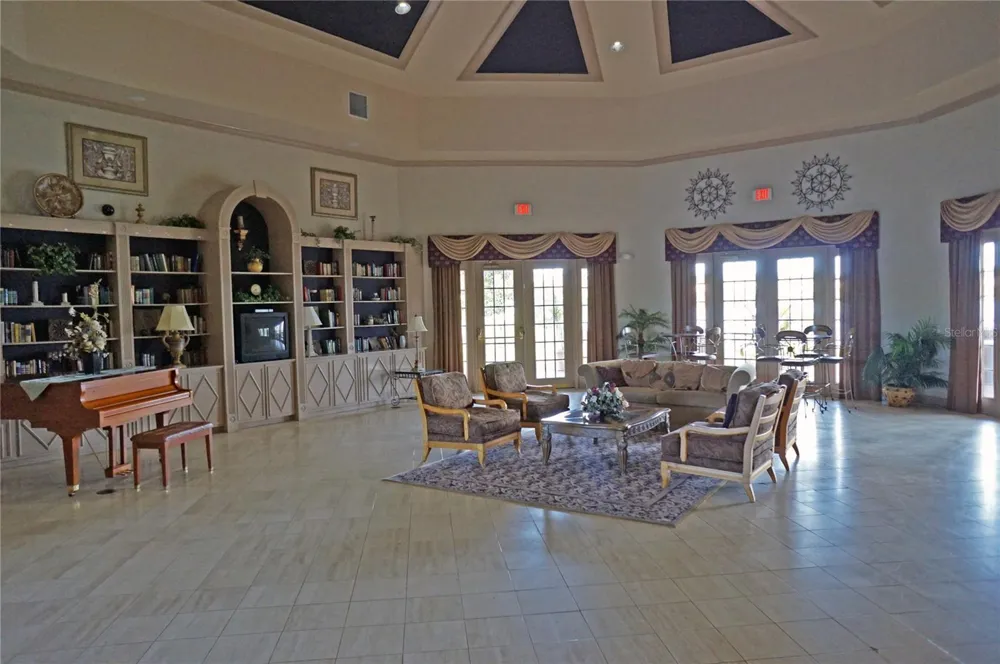 9018 LAKE CHASE ISLAND WAY #9018 Tampa, FL 33626