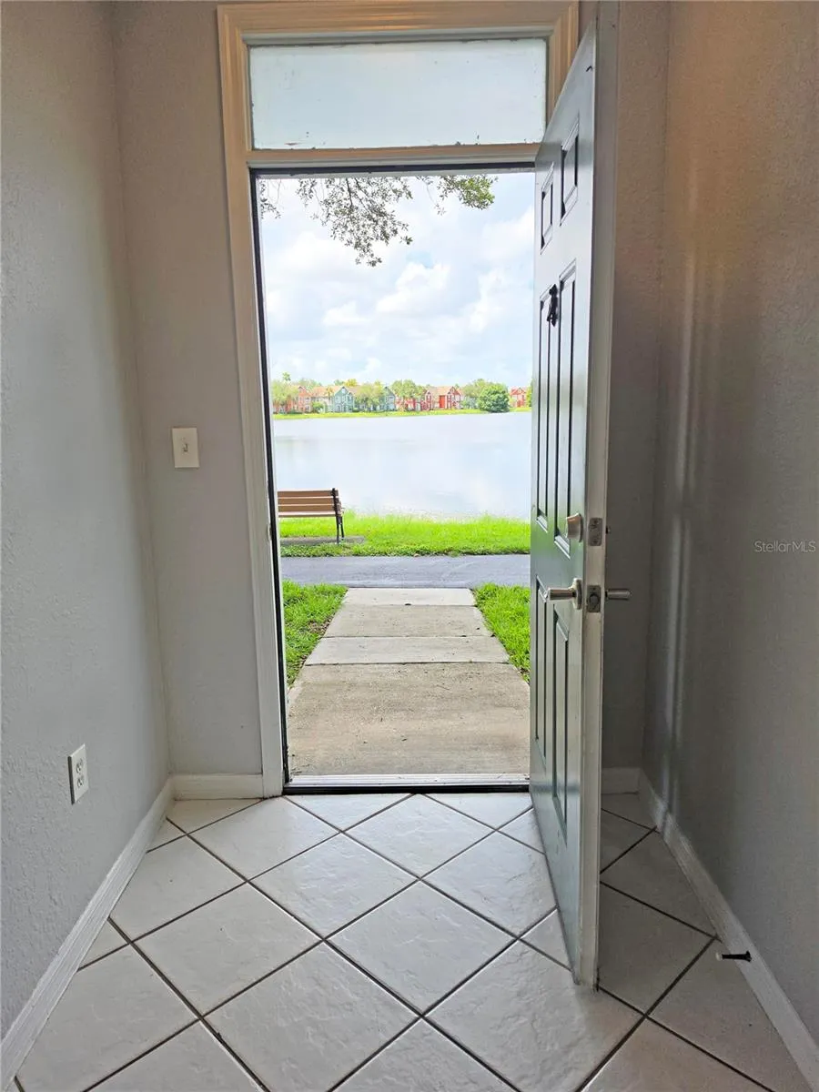 9018 LAKE CHASE ISLAND WAY #9018 Tampa, FL 33626