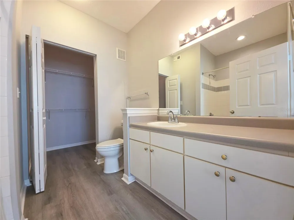 9018 LAKE CHASE ISLAND WAY #9018 Tampa, FL 33626