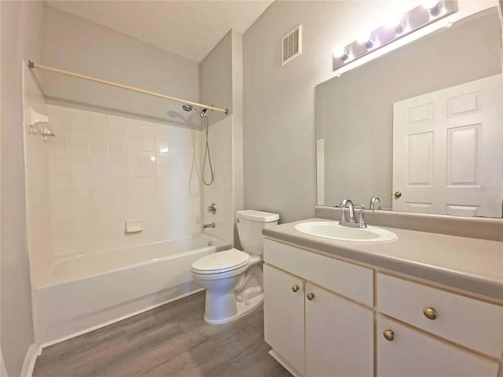 9018 LAKE CHASE ISLAND WAY #9018 Tampa, FL 33626