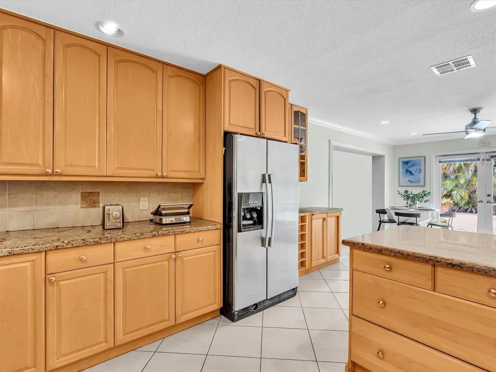 11 FOREST HILLS LANE Boca Raton, FL 33431