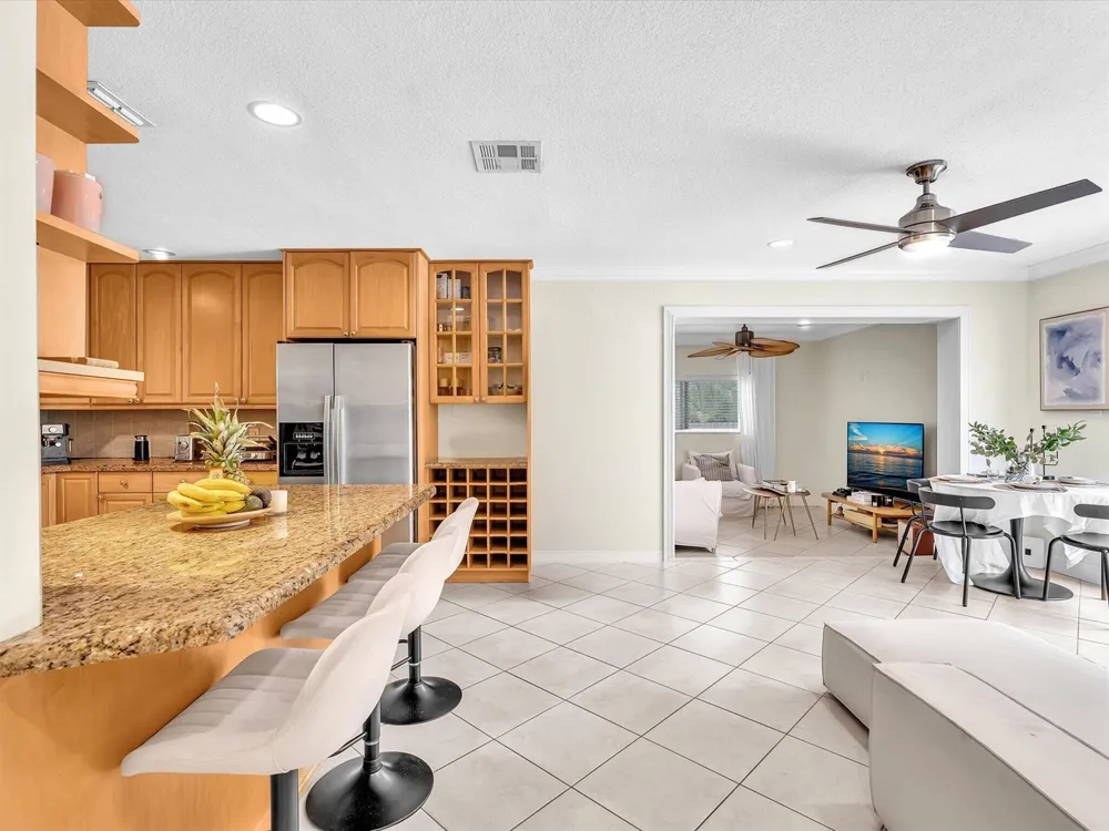 11 FOREST HILLS LANE Boca Raton, FL 33431