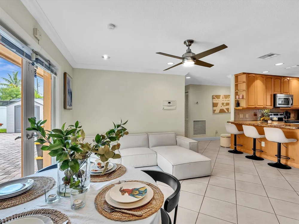 11 FOREST HILLS LANE Boca Raton, FL 33431